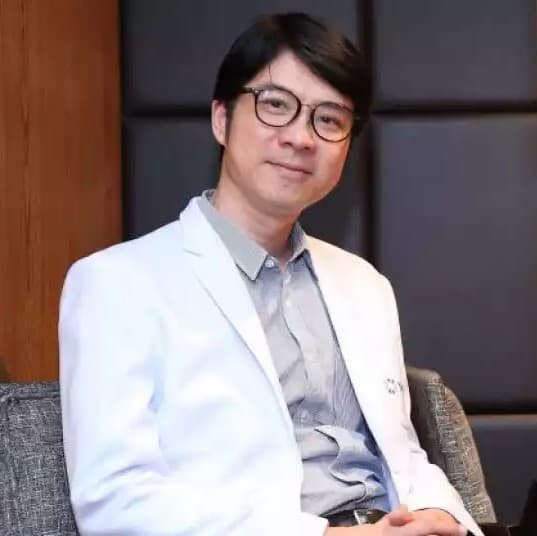 ผศ.นพ.สุรัตน์ ตันประเวช